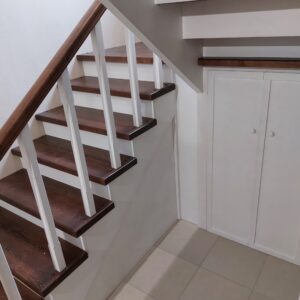 Деревянная лестница – лучшее решение для внутреннего обустройства частного дома или квартиры